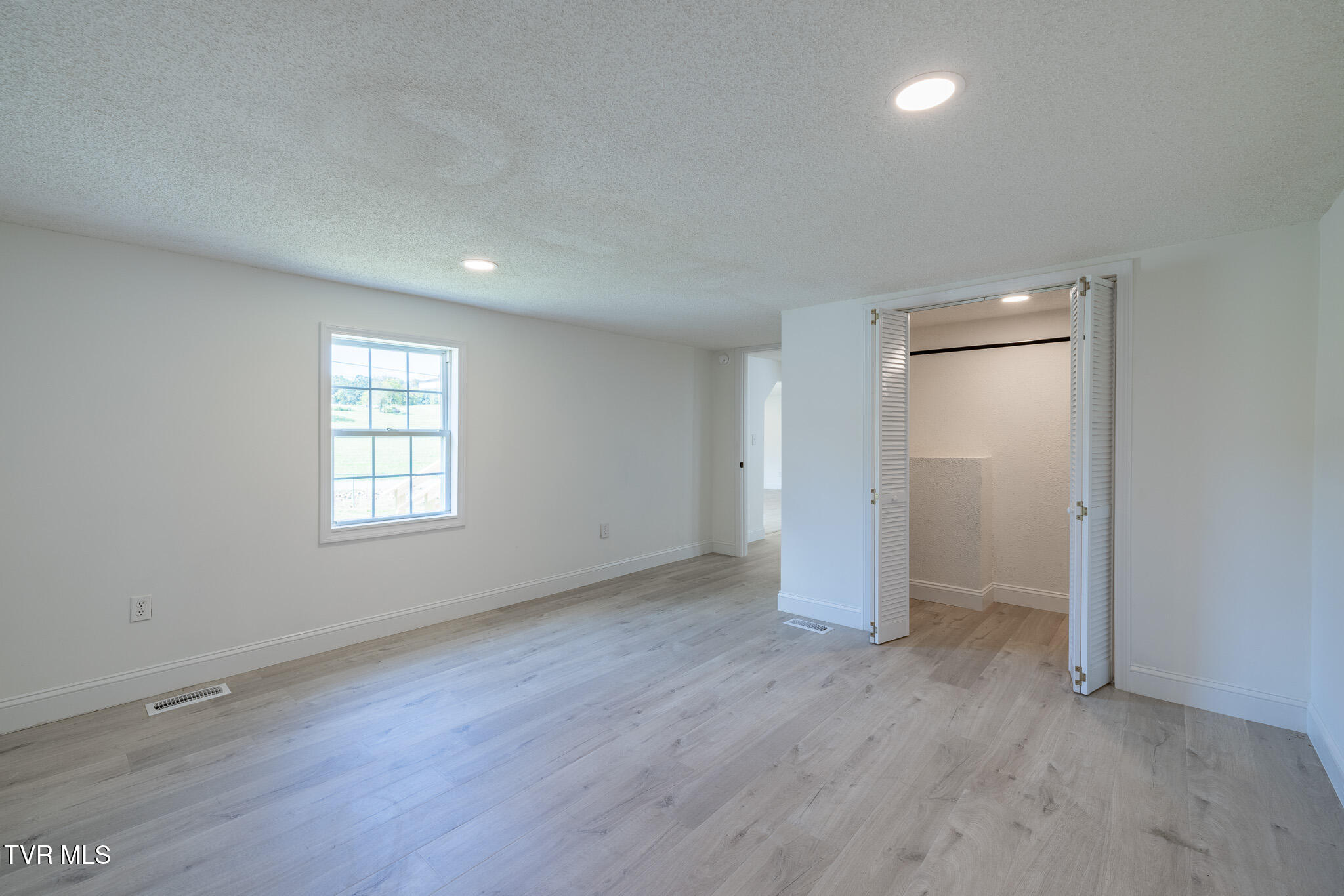 405 Sam Aiken Road Telford, TN 37690 - Photo 9 of 31 1R9A9497-HDR