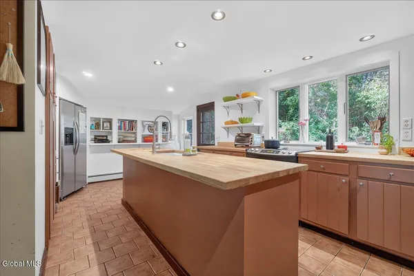 $574,900 | 763 Turnpike Road, Eagle Bridge, NY 12057