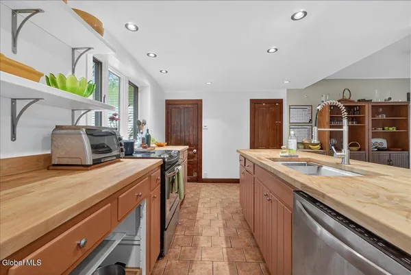 $574,900 | 763 Turnpike Road, Eagle Bridge, NY 12057