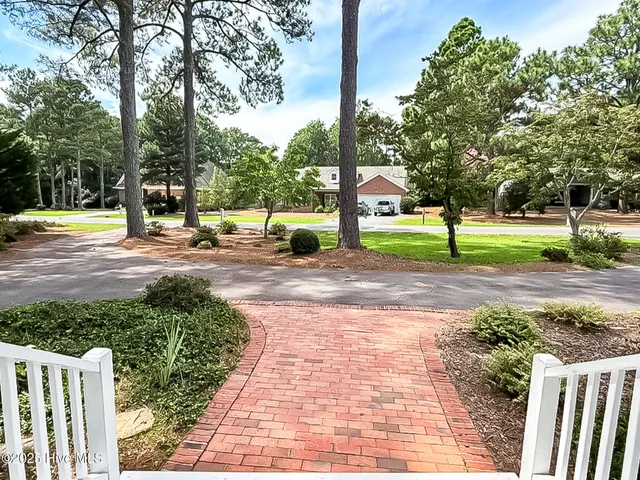 $550,000 | 140 Lost Tree Road, Pinehurst, NC 28374