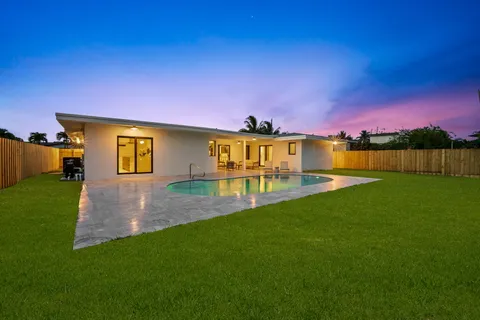 $1,995,000 | 2370 Northeast 195th Street, Miami, FL 33180