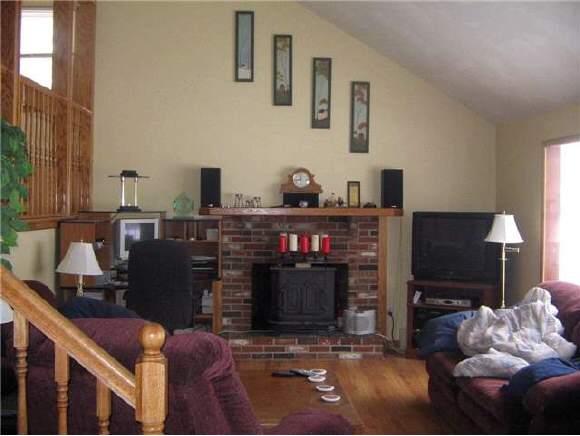 255 Wallace Road Goffstown, NH 03045 - Photo 1 of 1 Gallery Image 1