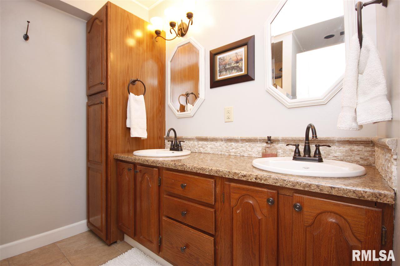 5908 West Ridgecrest Circle Peoria, IL 61615 - Photo 20 of 36 Gallery Image 20