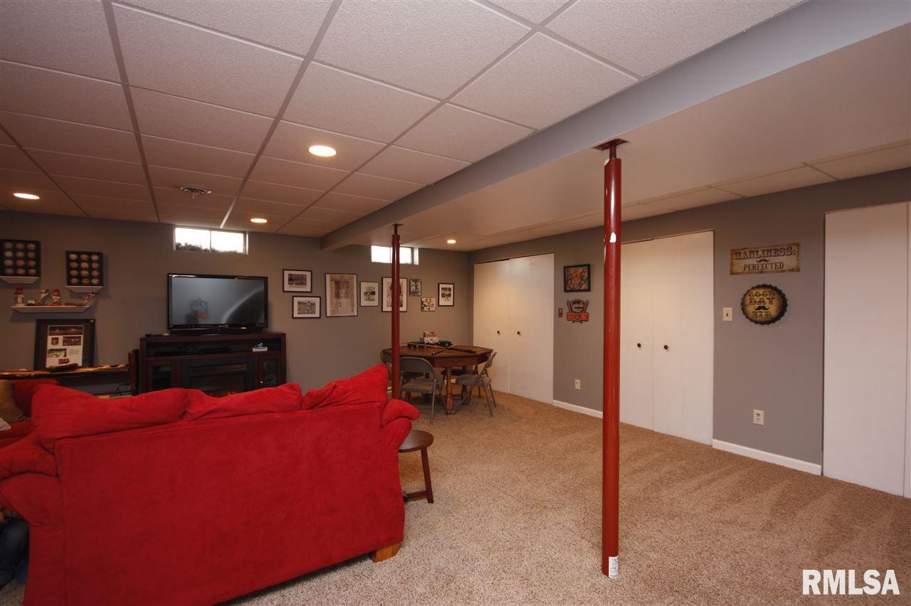 5908 West Ridgecrest Circle Peoria, IL 61615 - Photo 29 of 36 Gallery Image 29
