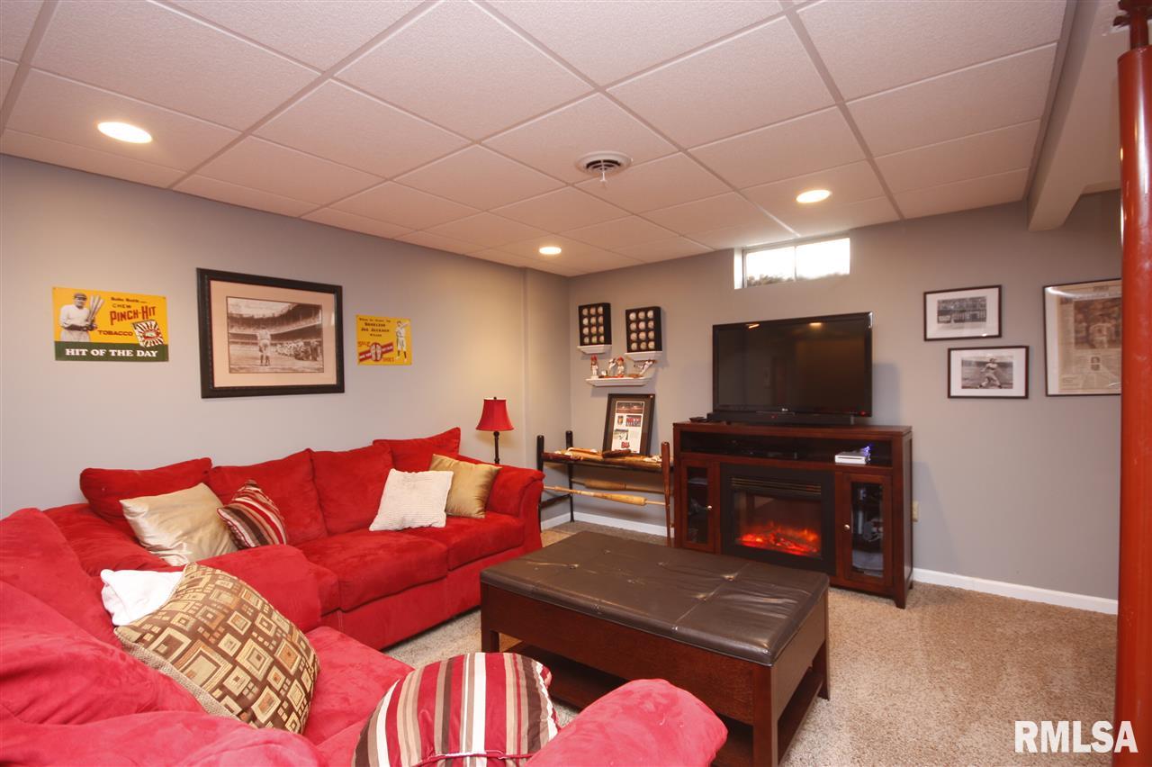5908 West Ridgecrest Circle Peoria, IL 61615 - Photo 30 of 36 Gallery Image 30