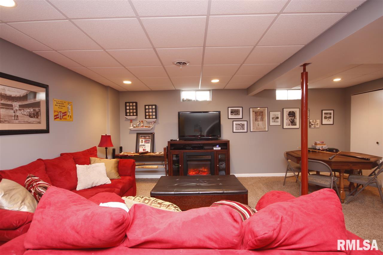 5908 West Ridgecrest Circle Peoria, IL 61615 - Photo 31 of 36 Gallery Image 31