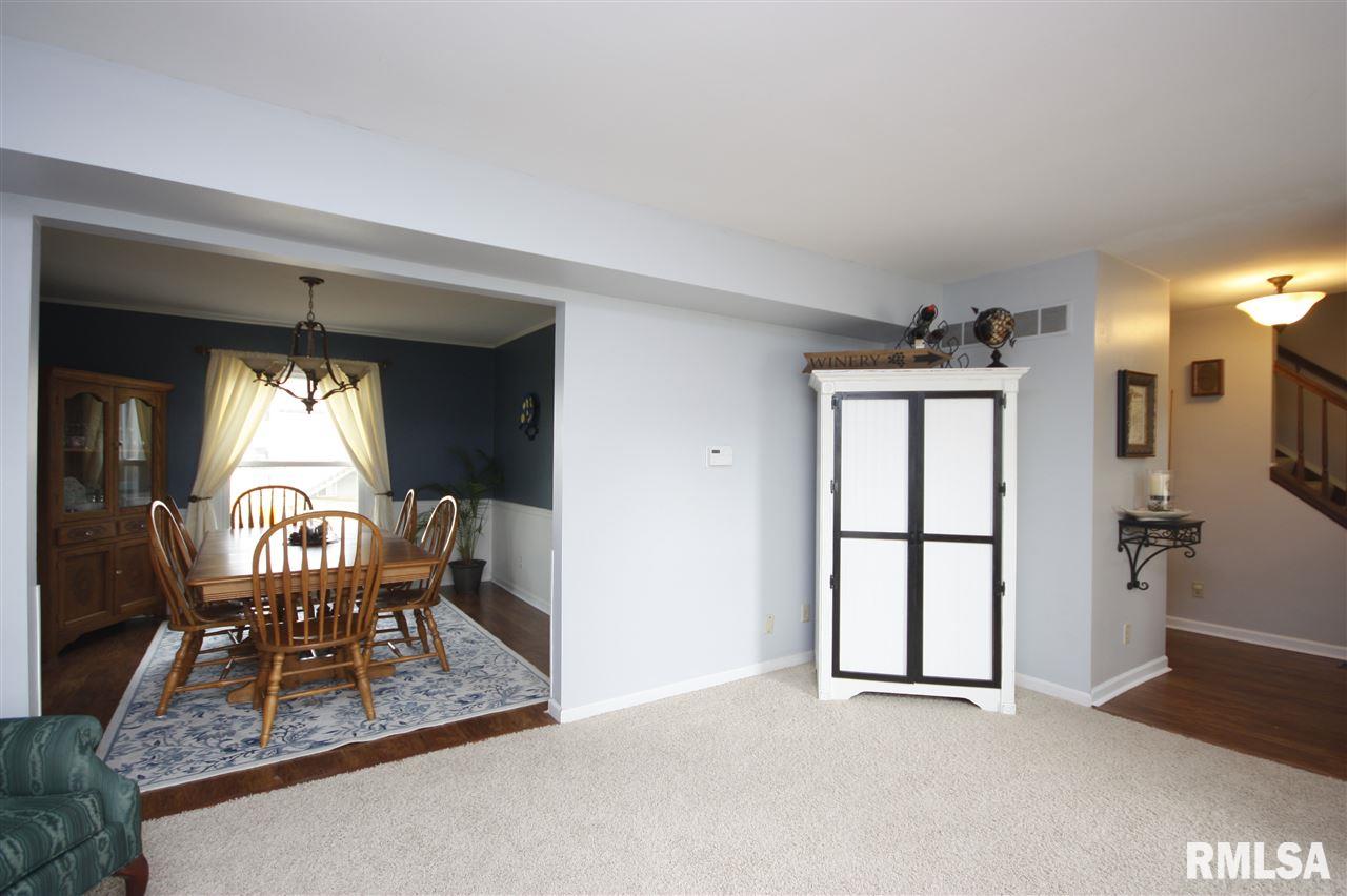 5908 West Ridgecrest Circle Peoria, IL 61615 - Photo 5 of 36 Gallery Image 5