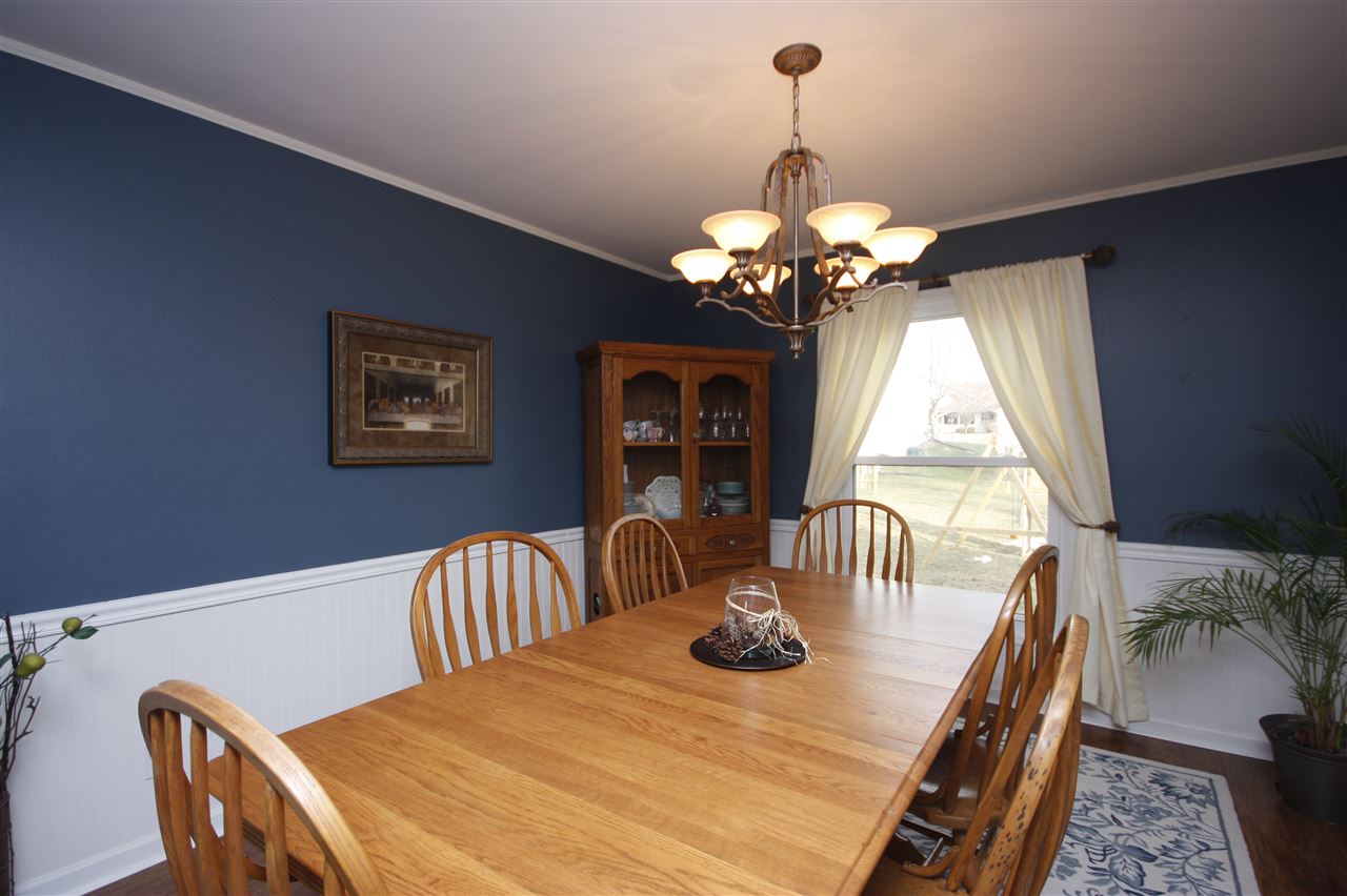 5908 West Ridgecrest Circle Peoria, IL 61615 - Photo 6 of 36 Gallery Image 6