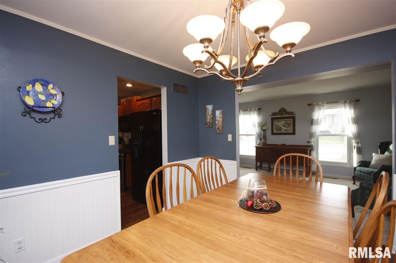 5908 West Ridgecrest Circle Peoria, IL 61615 - Photo 7 of 36 Gallery Image 7