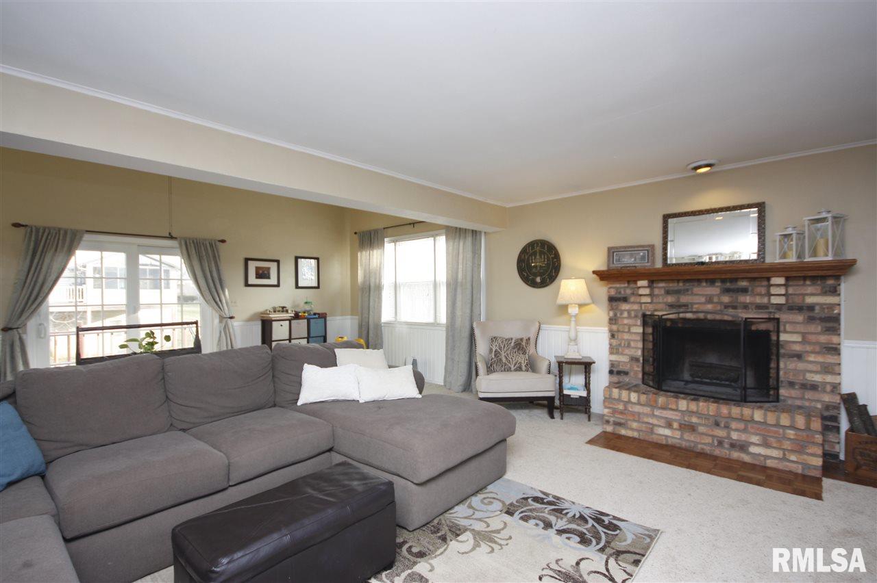 5908 West Ridgecrest Circle Peoria, IL 61615 - Photo 8 of 36 Gallery Image 8