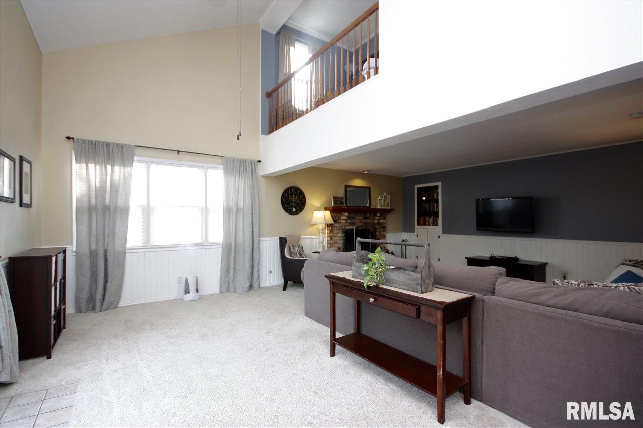 5908 West Ridgecrest Circle Peoria, IL 61615 - Photo 9 of 36 Gallery Image 9