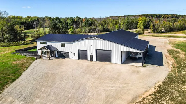 $1,499,900 | 5304 Sampson Road, Abrams, WI 54101