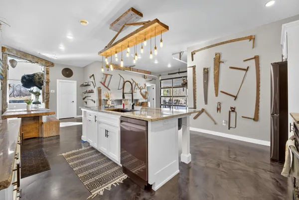 $1,399,900 | 5304 Sampson Road, Abrams, WI 54101