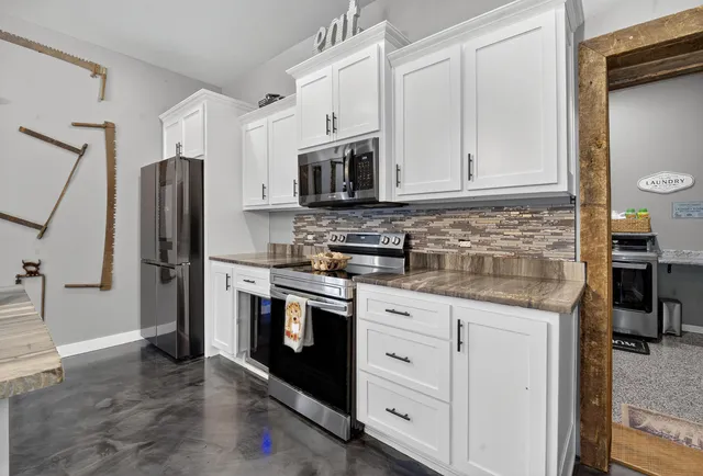 $1,399,900 | 5304 Sampson Road, Abrams, WI 54101