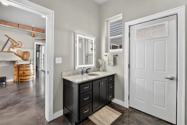 $1,399,900 | 5304 Sampson Road, Abrams, WI 54101