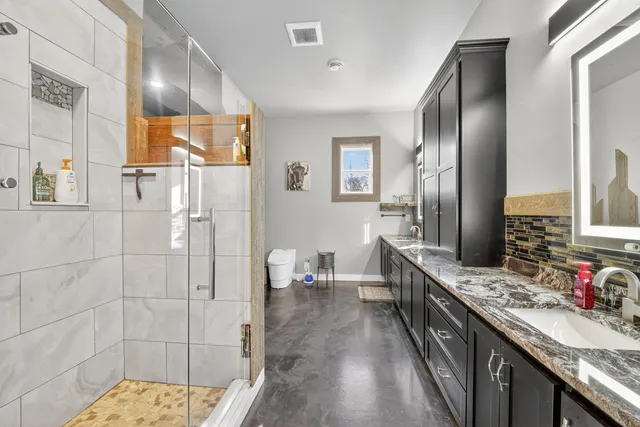 $1,399,900 | 5304 Sampson Road, Abrams, WI 54101