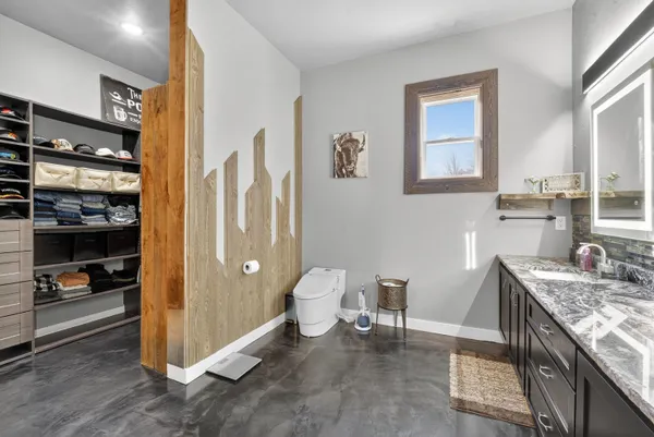 $1,399,900 | 5304 Sampson Road, Abrams, WI 54101