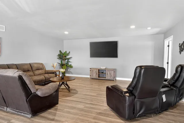 $1,399,900 | 5304 Sampson Road, Abrams, WI 54101