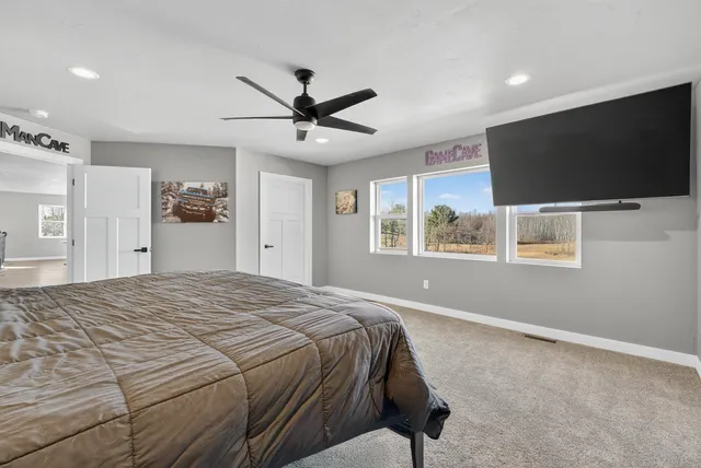 $1,399,900 | 5304 Sampson Road, Abrams, WI 54101