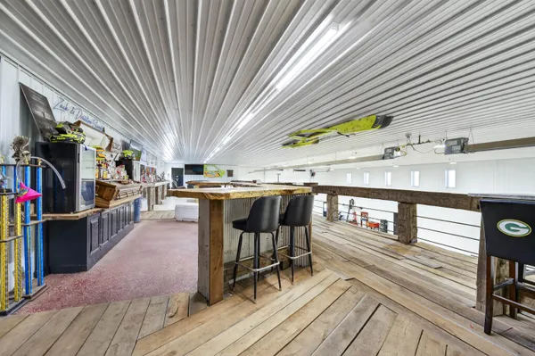 $1,399,900 | 5304 Sampson Road, Abrams, WI 54101