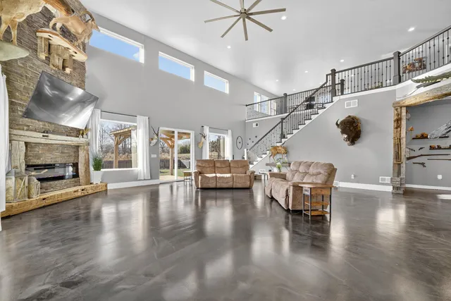 $1,399,900 | 5304 Sampson Road, Abrams, WI 54101