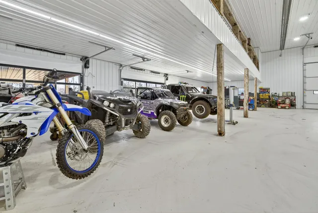 $1,399,900 | 5304 Sampson Road, Abrams, WI 54101