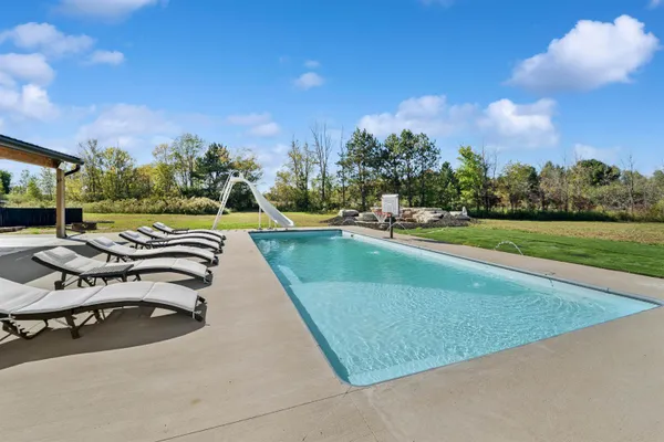 $1,399,900 | 5304 Sampson Road, Abrams, WI 54101
