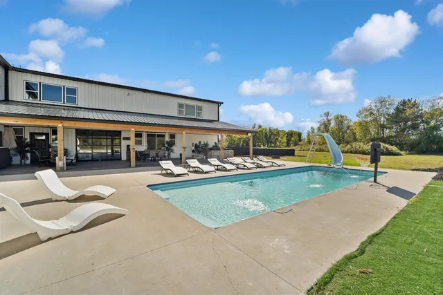 $1,399,900 | 5304 Sampson Road, Abrams, WI 54101