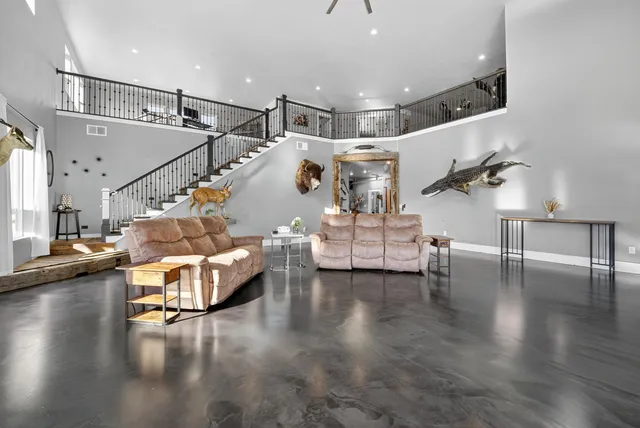 $1,399,900 | 5304 Sampson Road, Abrams, WI 54101