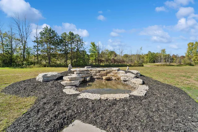 $1,399,900 | 5304 Sampson Road, Abrams, WI 54101