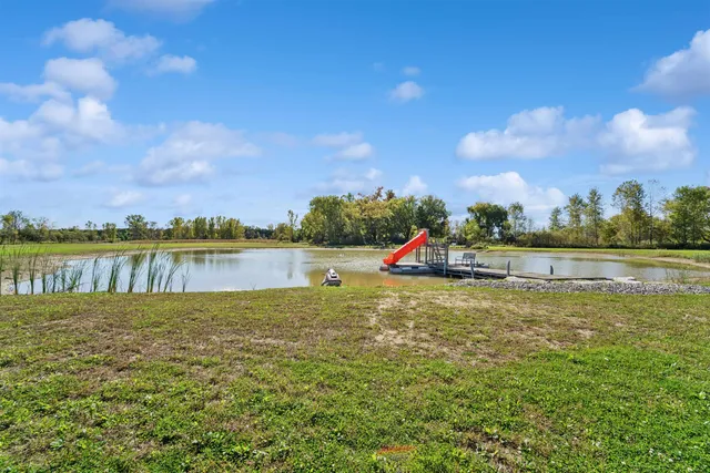 $1,399,900 | 5304 Sampson Road, Abrams, WI 54101