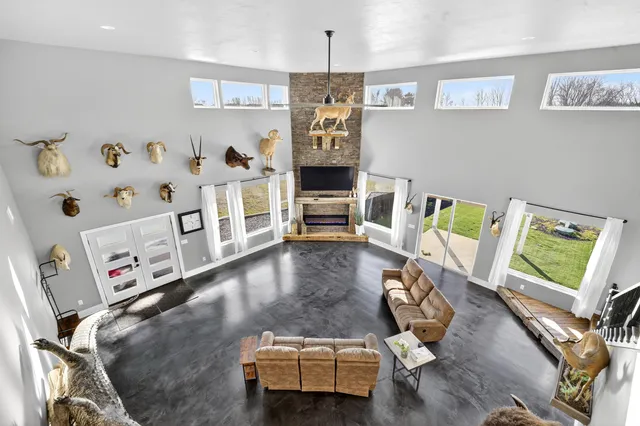 $1,499,900 | 5304 Sampson Road, Abrams, WI 54101