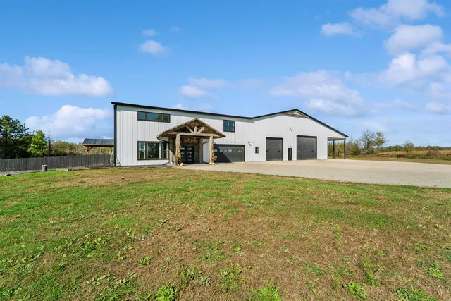 $1,499,900 | 5304 Sampson Road, Abrams, WI 54101