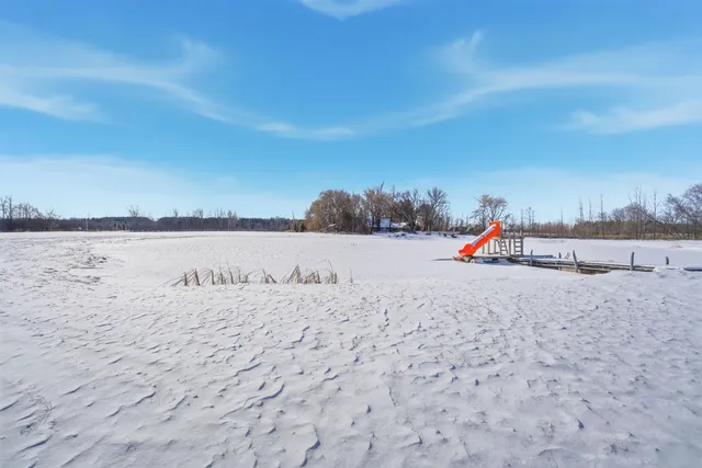 $1,399,900 | 5304 Sampson Road, Abrams, WI 54101