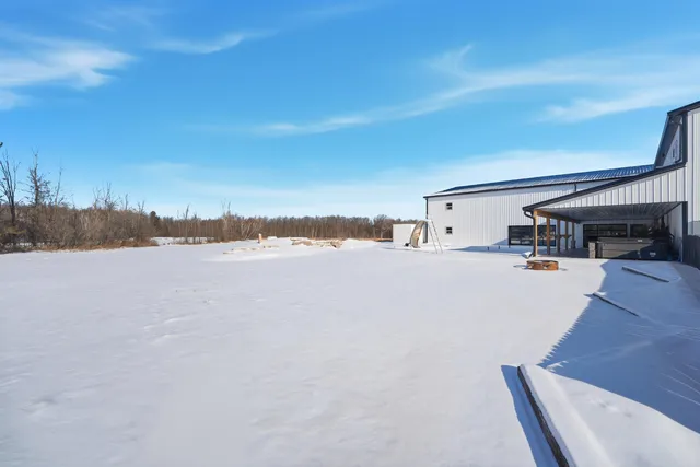 $1,399,900 | 5304 Sampson Road, Abrams, WI 54101