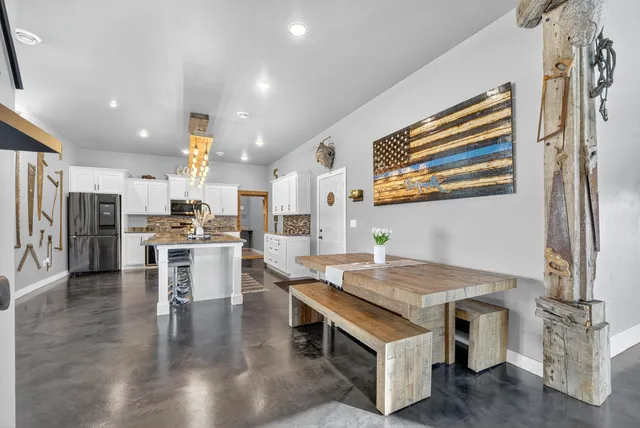 $1,399,900 | 5304 Sampson Road, Abrams, WI 54101