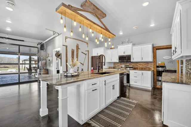 $1,499,900 | 5304 Sampson Road, Abrams, WI 54101