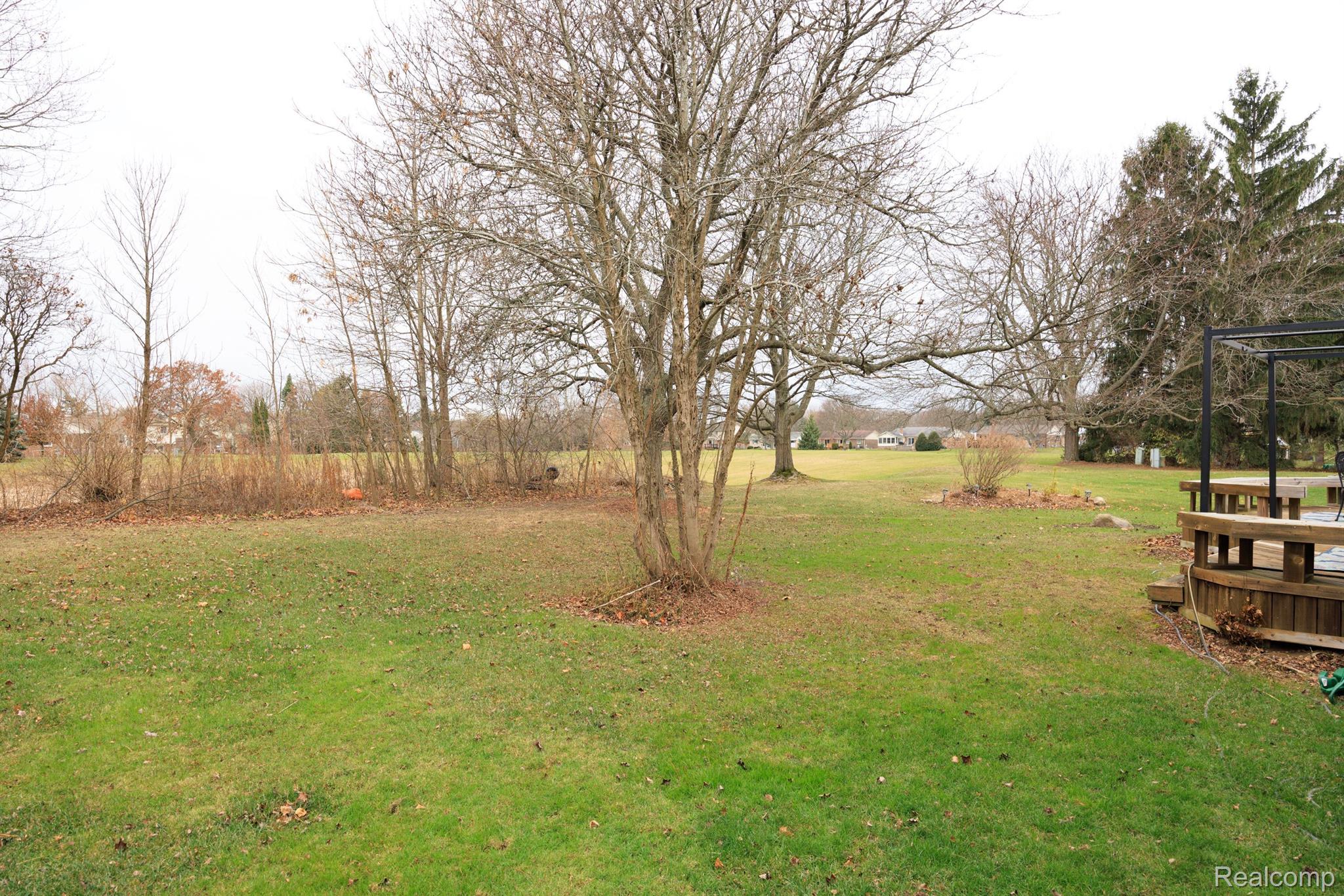 591 Lockport Road Rochester, MI 48307 - Photo 34 of 40 Gallery Image 34