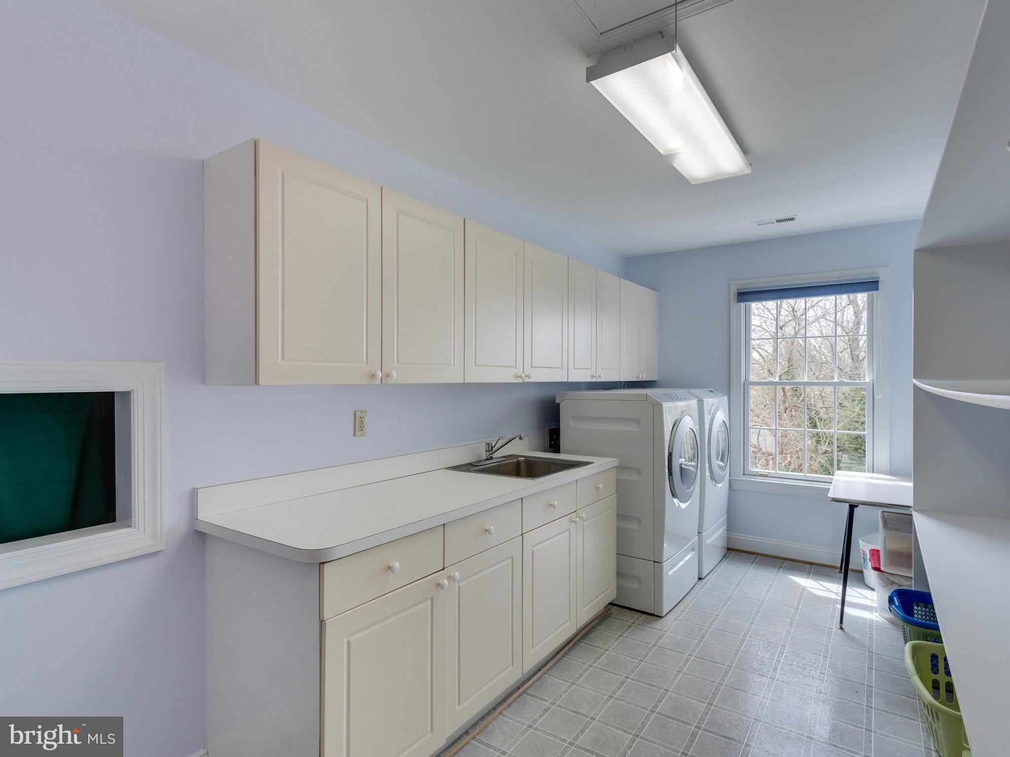 1416 Kurtz Road McLean, VA 22101 - Photo 23 of 30 Laundry Room