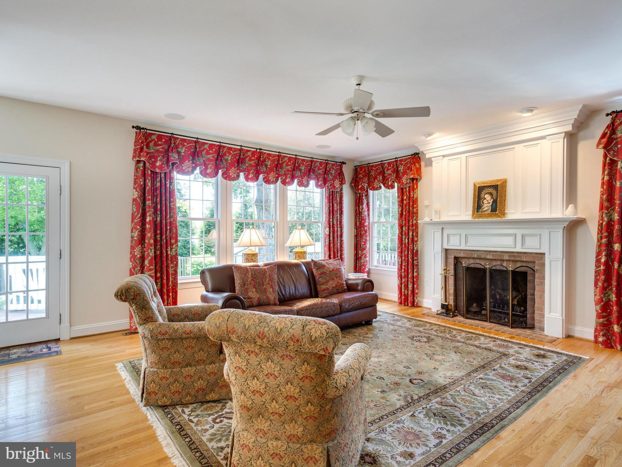 1416 Kurtz Road McLean, VA 22101 - Photo 10 of 30 Family Room