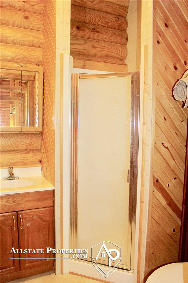6090 Oak Road Vassar, MI 48768 - Photo 28 of 44 50043873-27.JPG