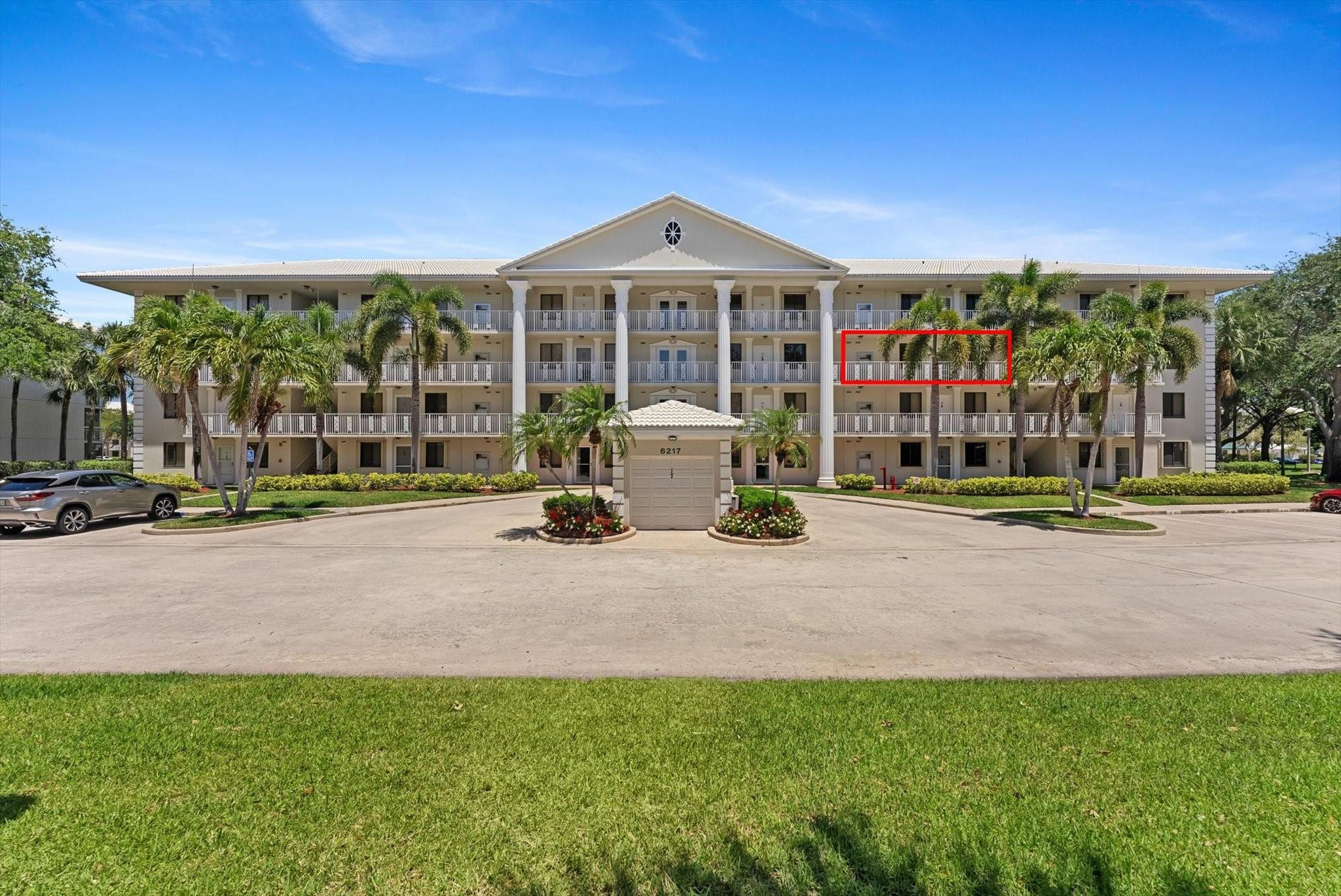 6217 Balboa Circle, Unit 305 Boca Raton, FL 33433 - Photo 2 of 28 Photo 2