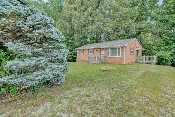 $189,950 | 3110 Eton Road, Hardy, VA 24101