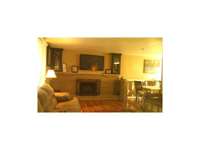 224 Park Road Beaver Falls, PA 15010 - Photo 4 of 19 Living Room.