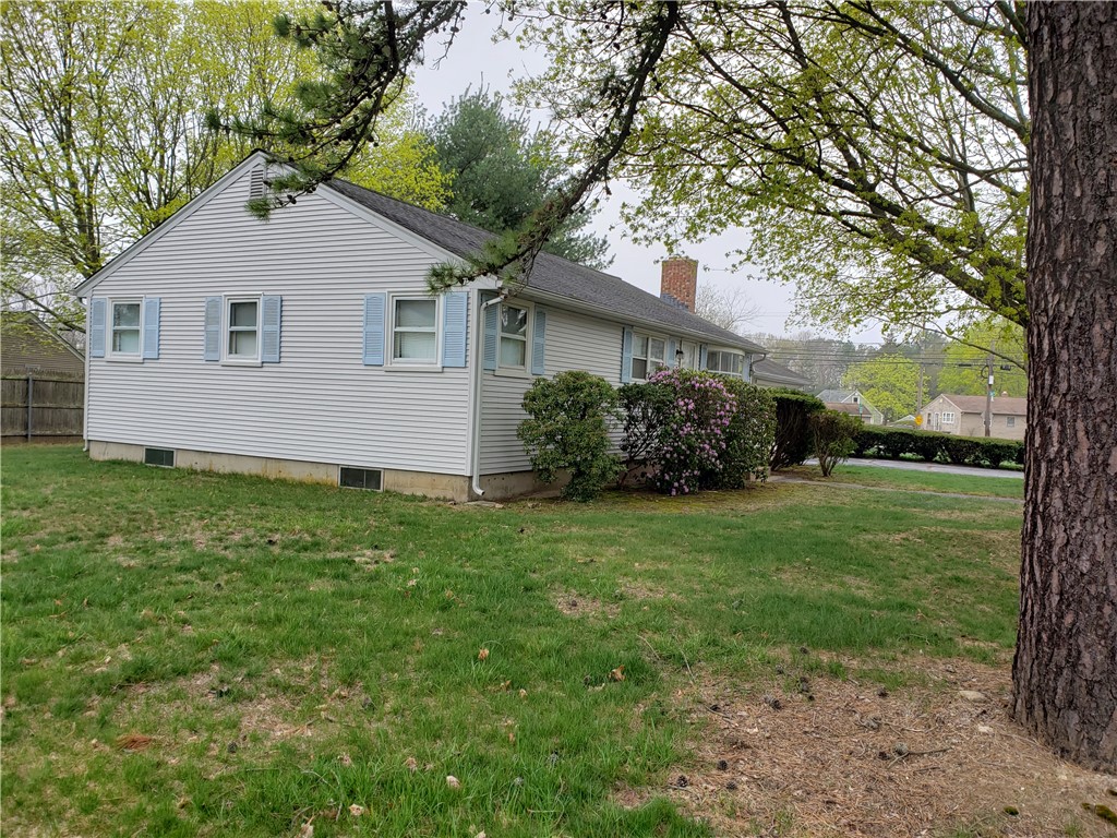 3 Gail Court Coventry, RI 02816 - Photo 4 of 39
