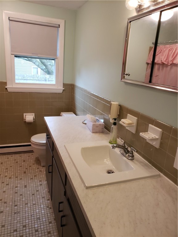 3 Gail Court Coventry, RI 02816 - Photo 6 of 39 Main Bathroom