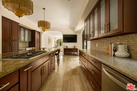 $2,995,000 | 2668 Astral Drive, Los Angeles, CA 90046