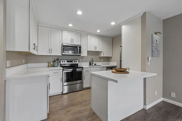$305,000 | 745 East Bradley Avenue, Unit 54, El Cajon, CA 92021