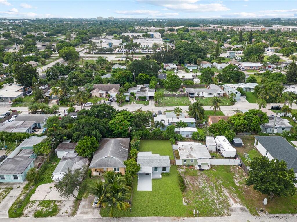 1170 Highview Road Lake Worth, FL 33462 - Photo 20 of 27 23-3023