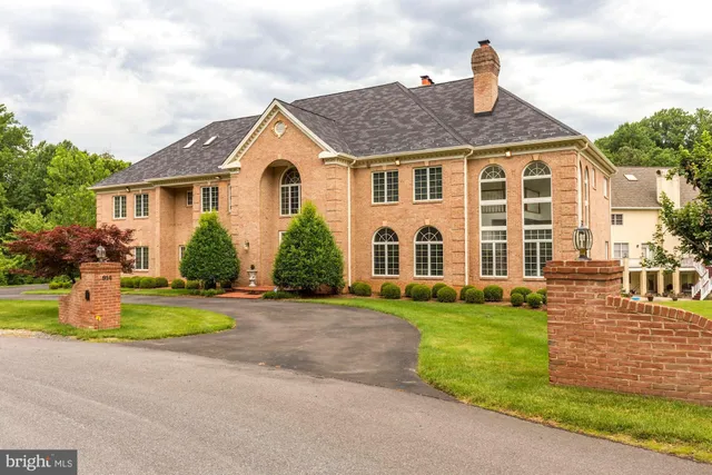 $8,900 | 914 Helga Place, McLean, VA 22102